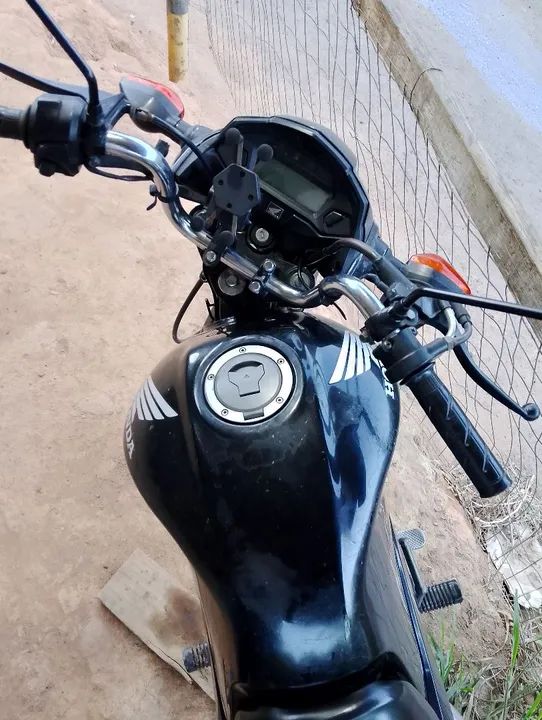 Fan 125 i 2018 toda zera emplacada no meu nome revisada bateria nova os dois pneus novos  - Foto 4