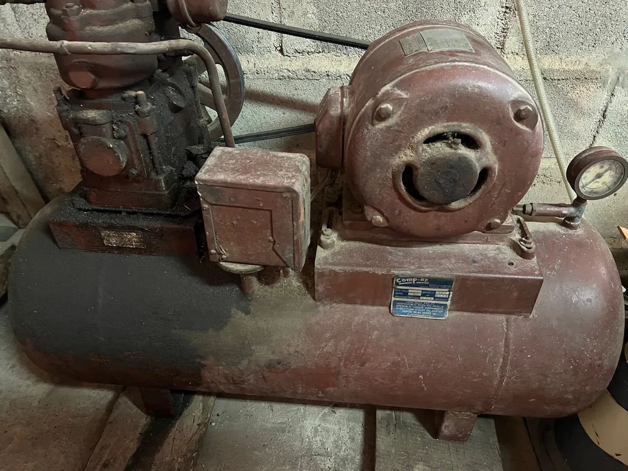 Compressor de Ar 250 Lbs Antigo (Baixou)