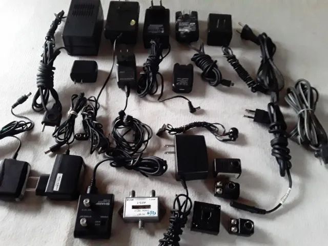 Lote c/ 22 un pecas acessorios carregadores p/Audio,video,telef.eletro. - Foto 5