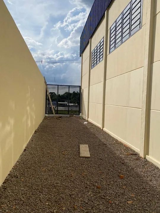 Aluga-se; Galpão comercial com 3 portas de enrolar - Foto 4