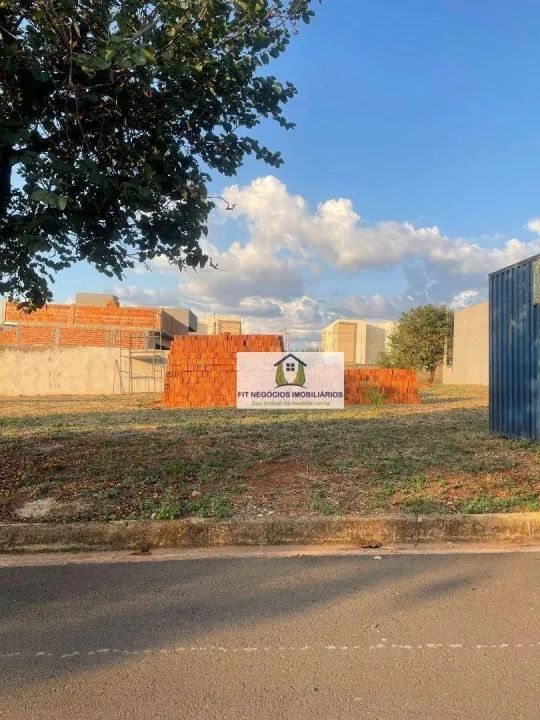 Terreno 210m² no Condomínio Nevada