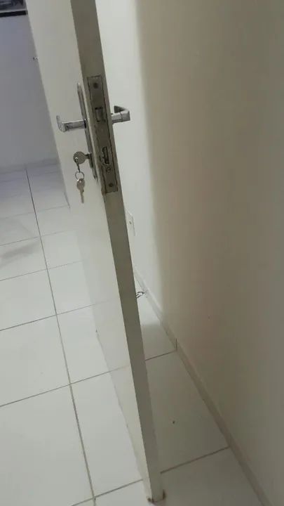 Porta para área interna de madeira 2.10 ×80 - Foto 3