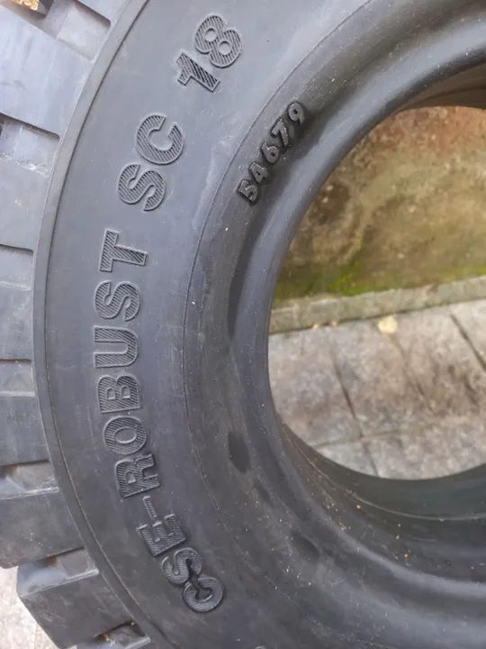 Pneu 825/15 Continental robust maciço - Foto 5