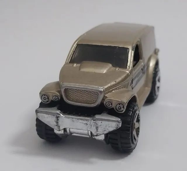 Miniatura Van Power Panel-Dourada -Hot Wheels esc 1:64 