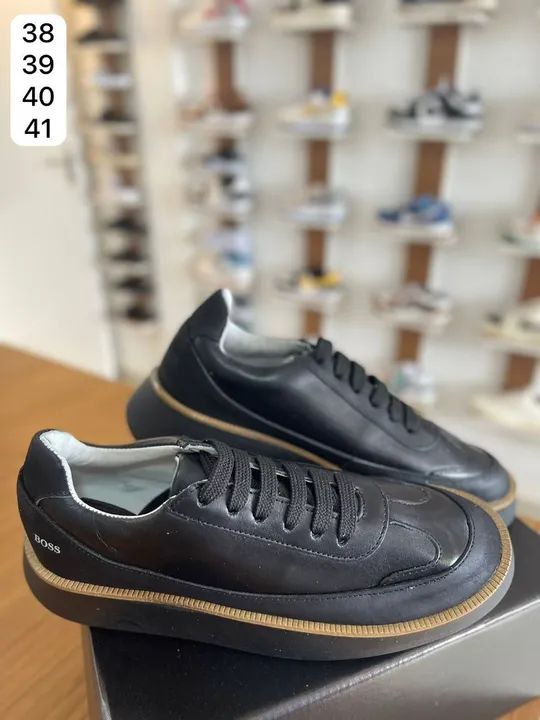SAPATOS EM COURO LEGÍTIMO BRANCO ENTRE OUTRAS CORES HUGO BOSS aprontar entregar  - Foto 4