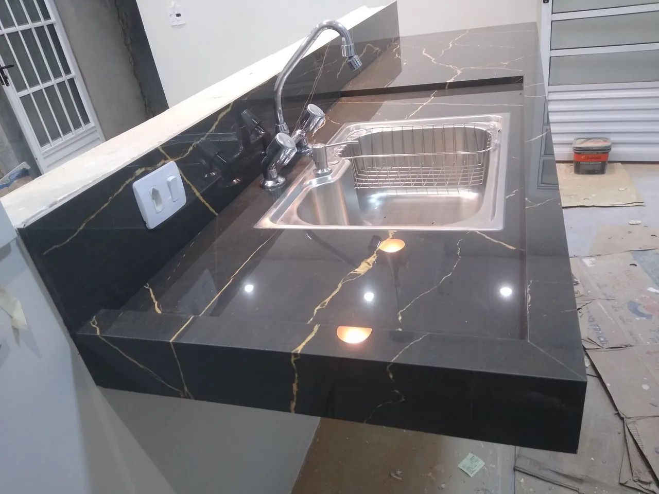 pia escupida em porcelanato  - Foto 5