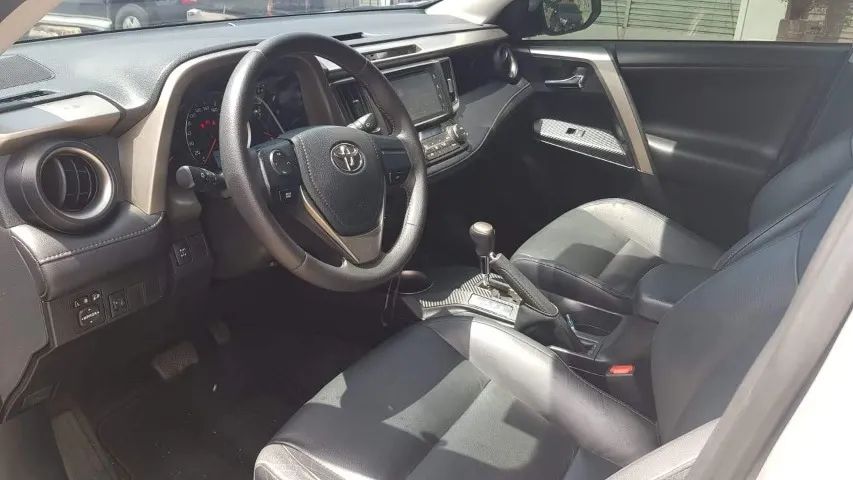 RAV4 2.0 4 X 4 - Foto 2