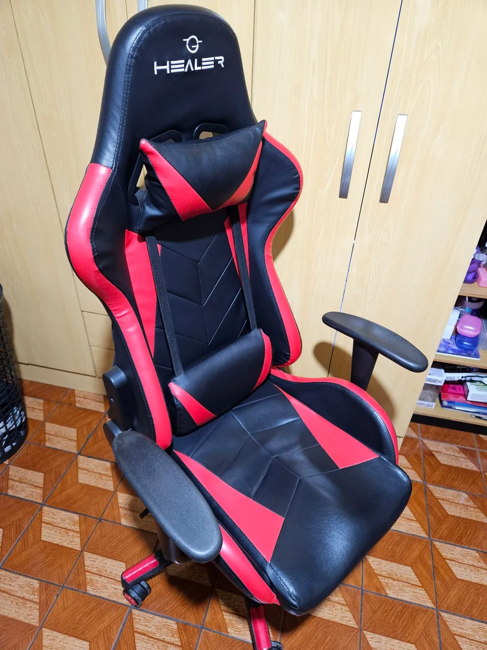 Cadeira Gamer HEALER Conforto e Estilo