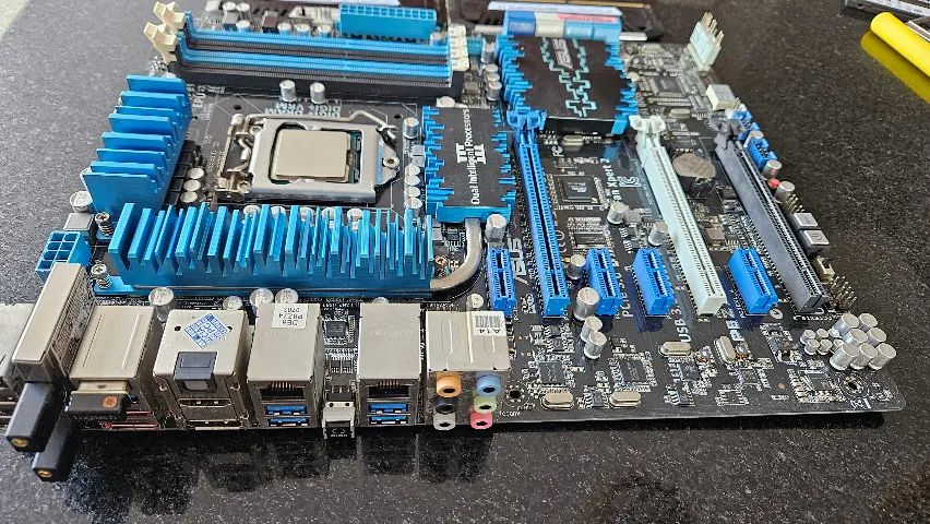 2024人気No.1の RAM + Processador + Mãe Placa Kit Asus i7 Core Intel P8Z77-V マザーボード