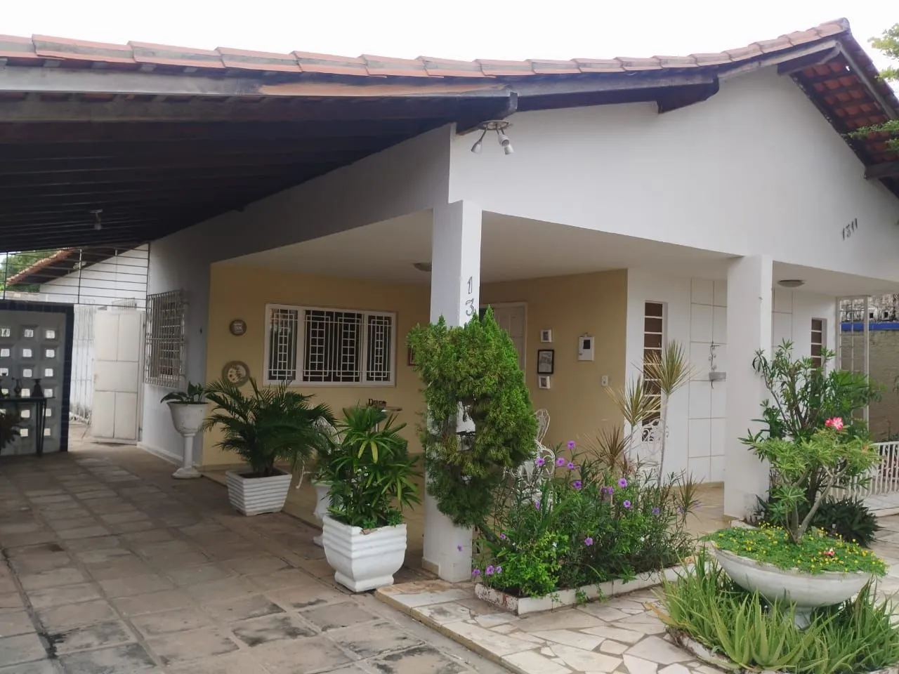 Casa Ampla com 4 Quartos (1 Suíte) + Garagem p/ 2 Carros - Morada do Sol, Teresina-Pi