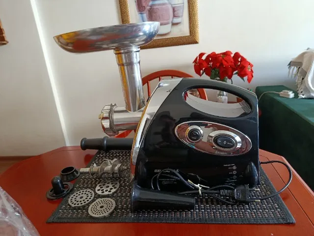 Moedor de carne elétrico