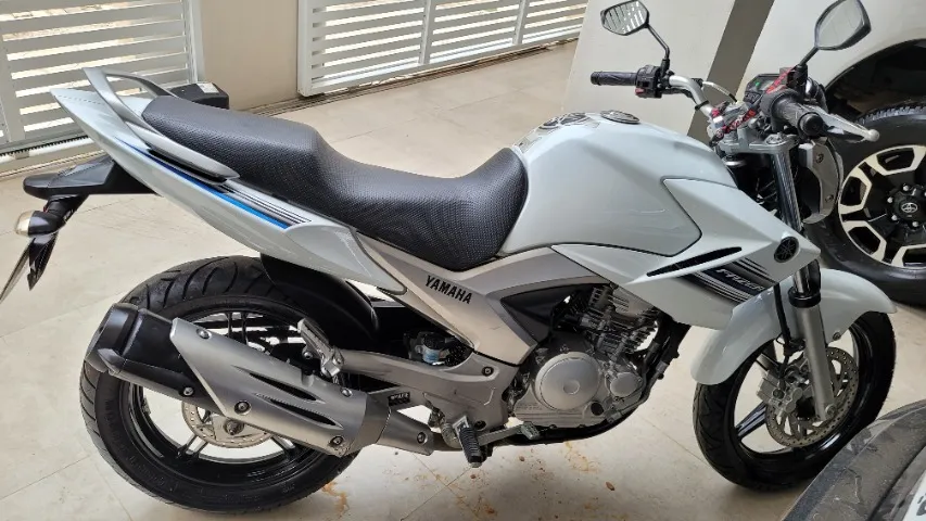 YAMAHA FAZER 250cc