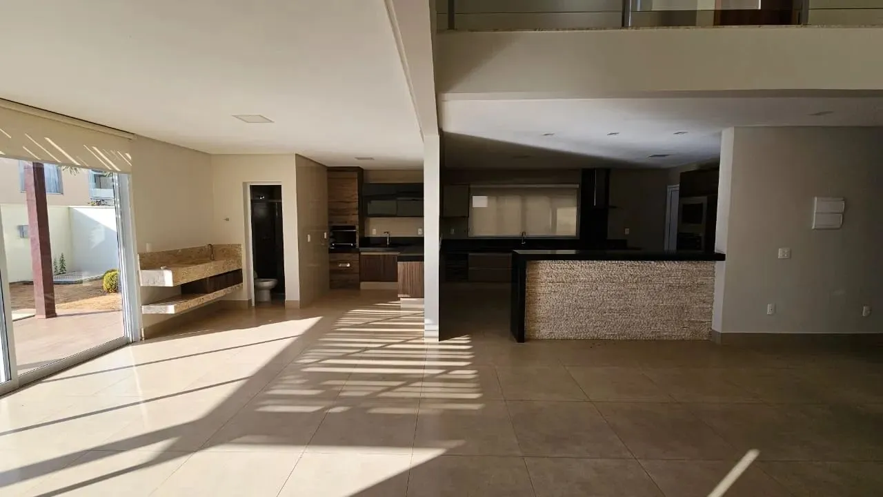 Imóvel para aluguel possui 155 metros quadrados com 3 quartos