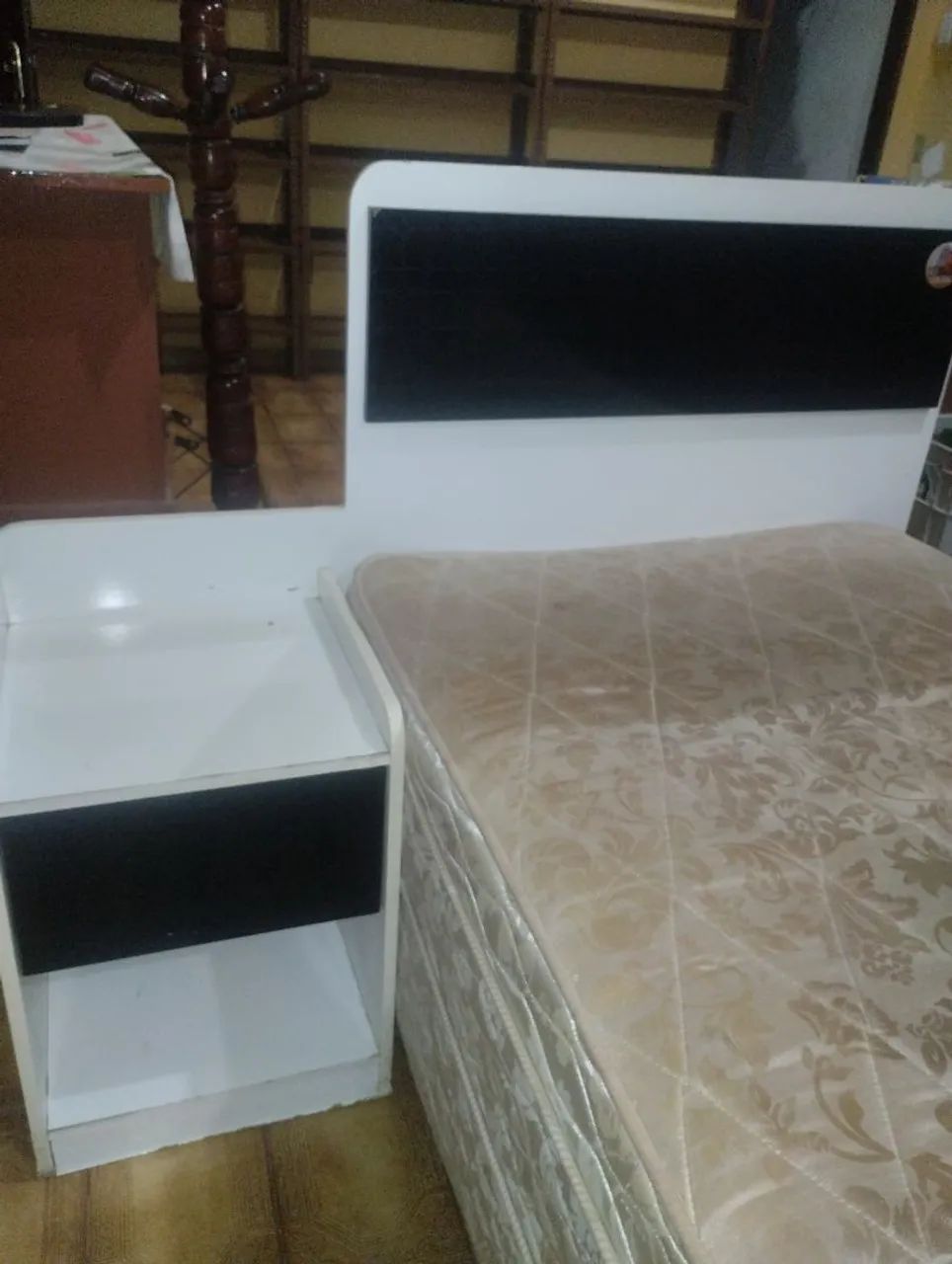 Cama Box Molas Ensacadas com Cabeceira com Cômodas Embutidas  - Foto 2