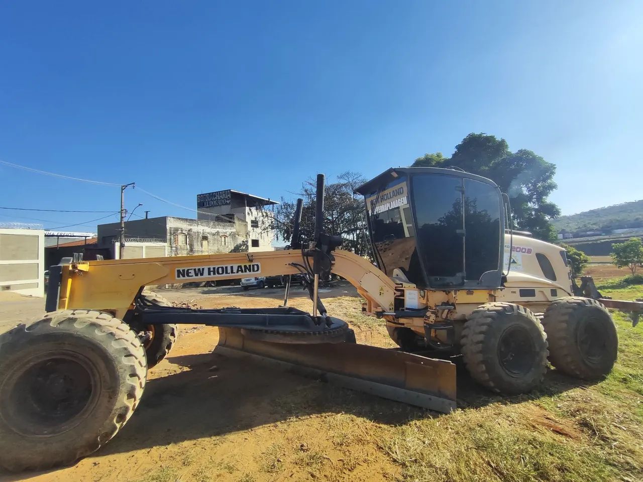 Patrol motoniveladora New Holland rg200 2011