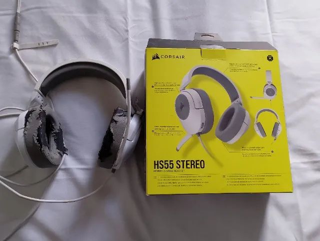 Headset Corsair HS55 com avaria