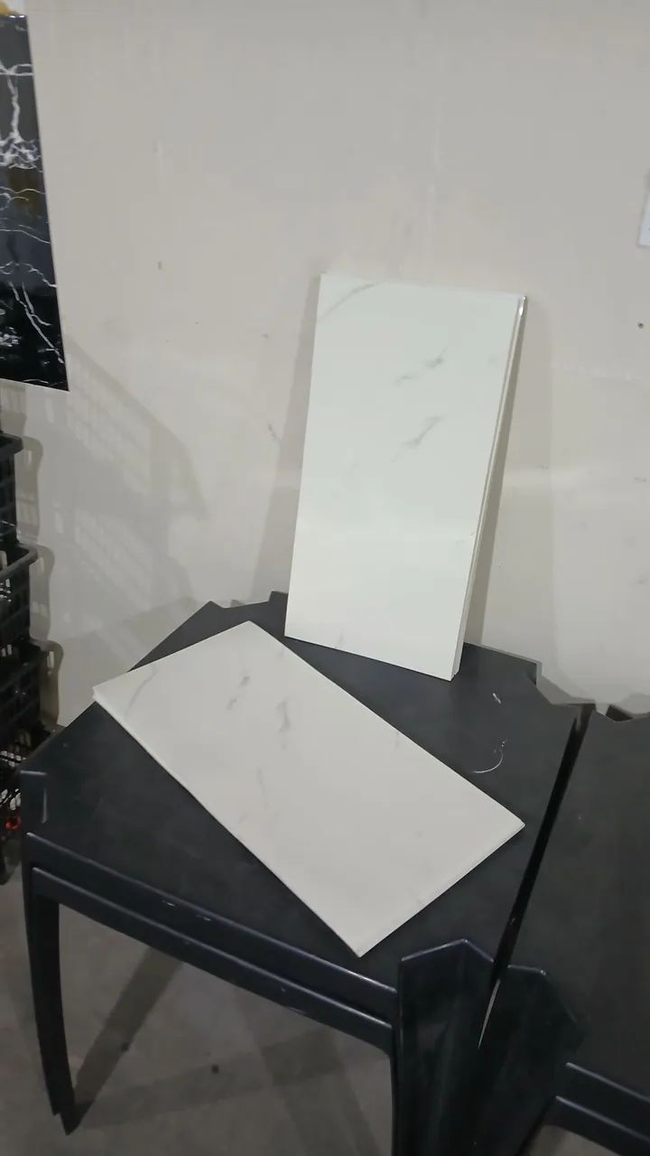 Porcelanato Branco Marmorizado - Elegância e Sofisticação