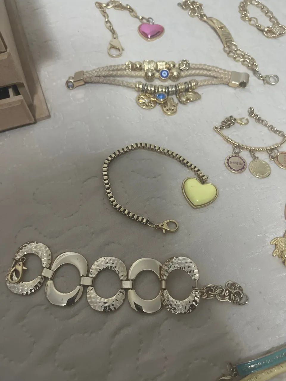 Coleção de pulseiras variadas - Charmosas e elegantes! - Foto 3