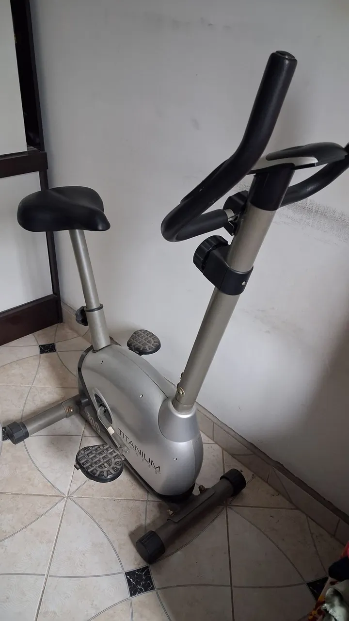 Bicicleta Ergométrica Titanium Fitness