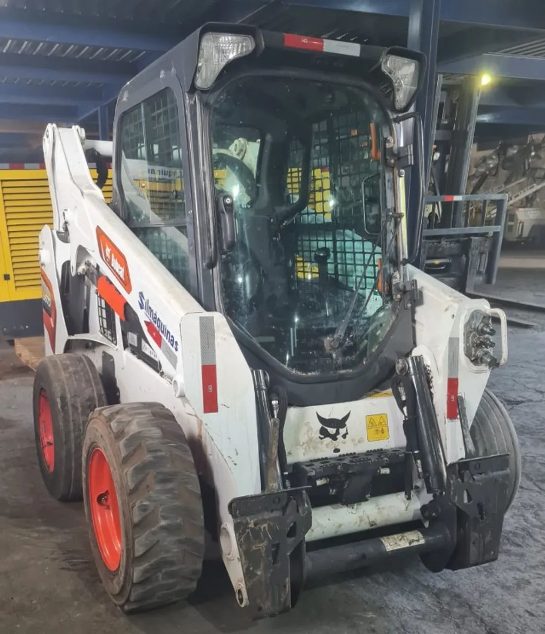 Minicarregadeira Bobcat S570 2024 811.4hs Ar+hf+alavanca - Foto 4