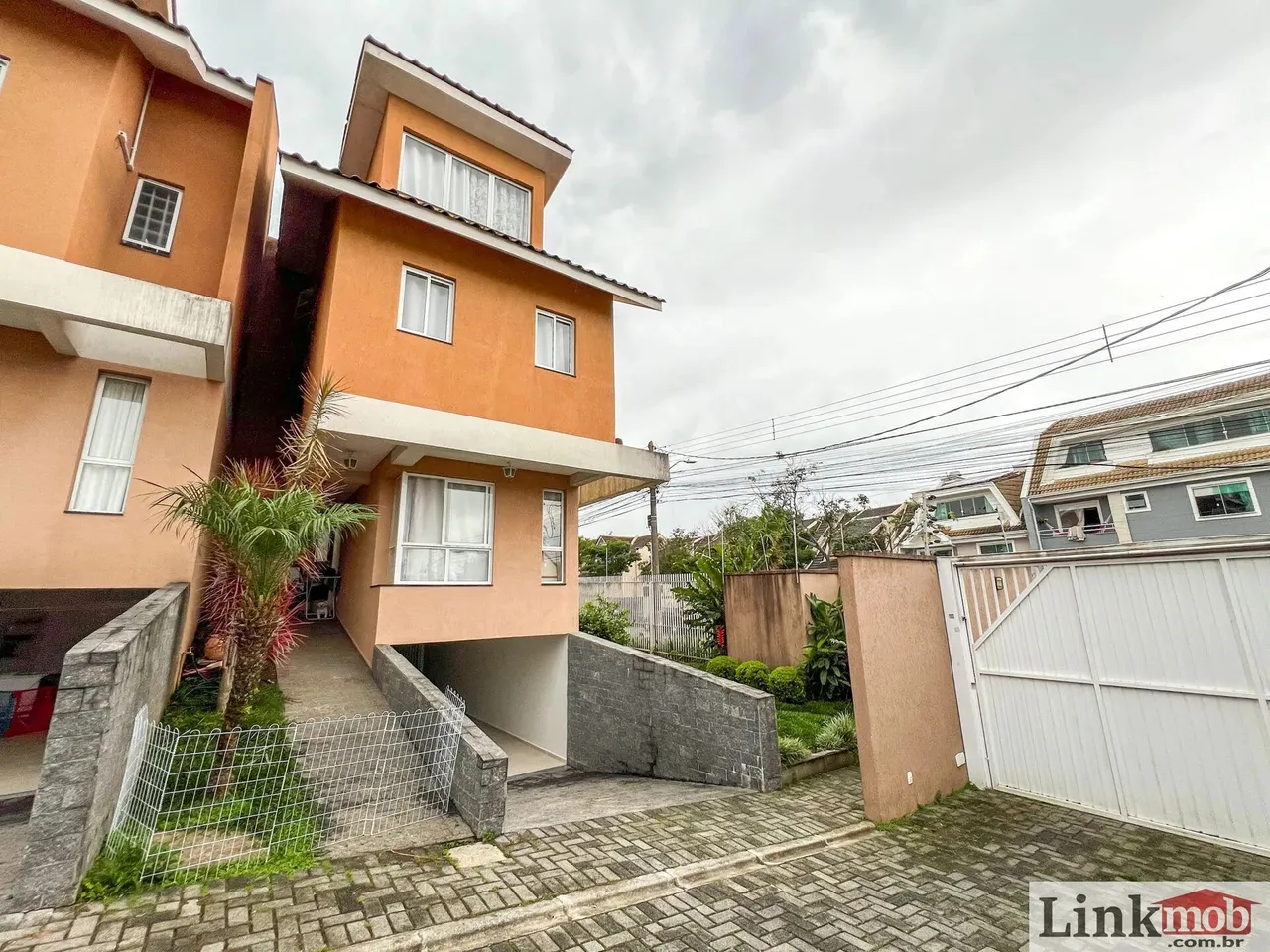 Sobrado à venda em Curitiba/PR