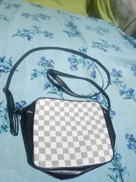 Bolsa de Ombro Preta e Branca Fashion  - Foto 2