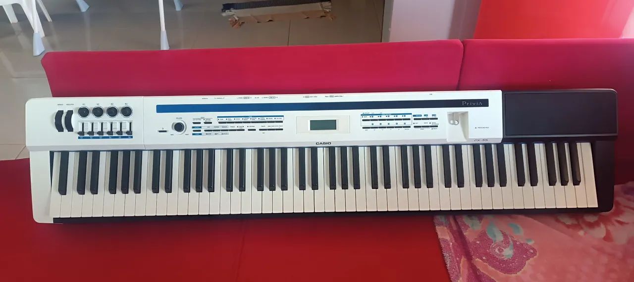 Teclado Casio Privia px5s. 