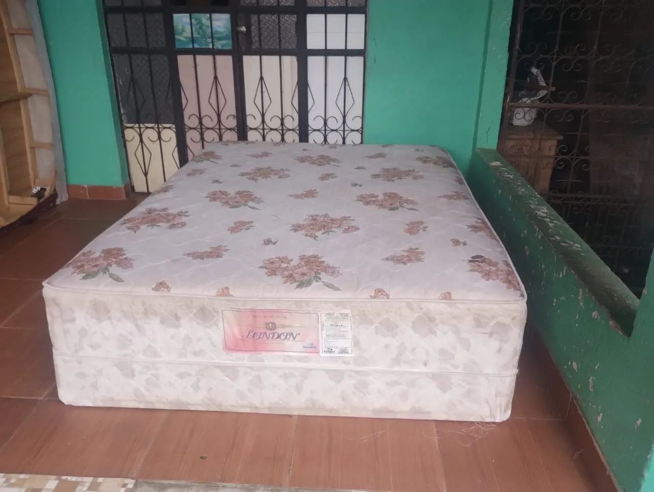 Cama Casal Espuma - Semi Nova (ENTREGA GRÁTIS)