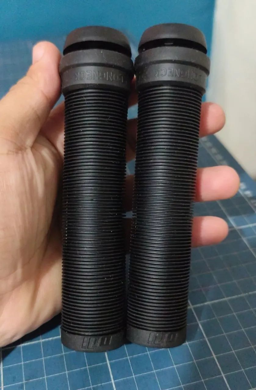 Manoplas ODI Longneck + Bar plugs - Foto 3