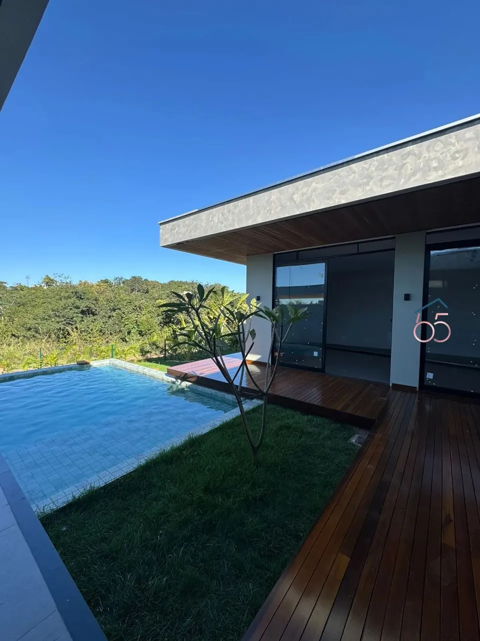 Imóvel para venda possui 645M com 4 quartos em Petrópolis - Várzea Grande - MT