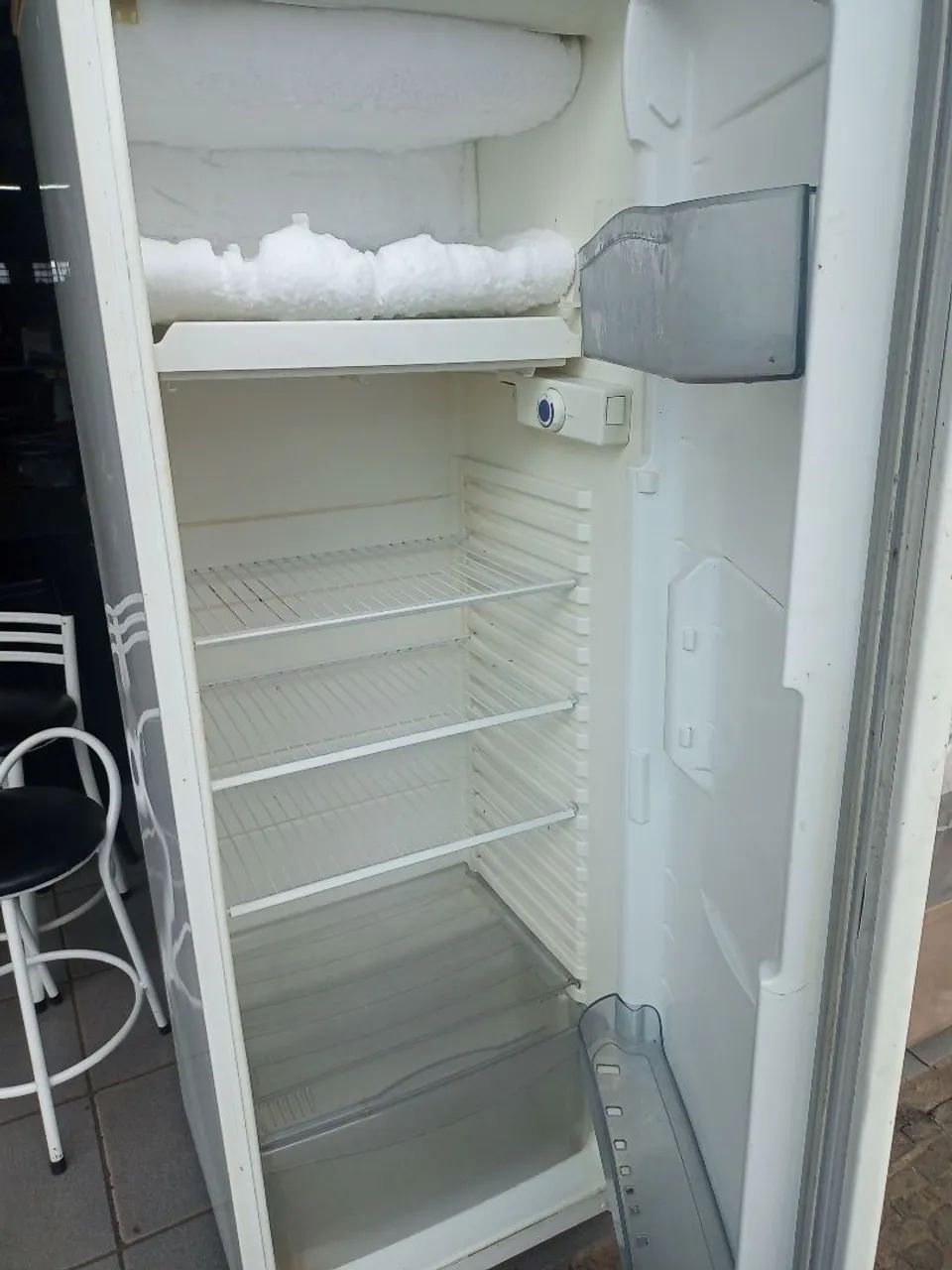 Geladeira Consul - Usada - gelo normal  - Foto 2