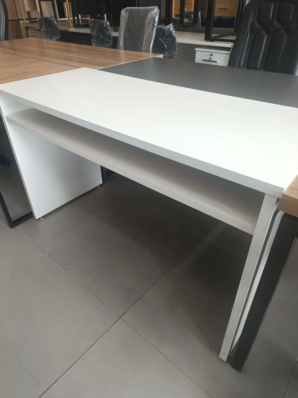 Mesa de Manicure Nova 1.27m x 53cm Entrego