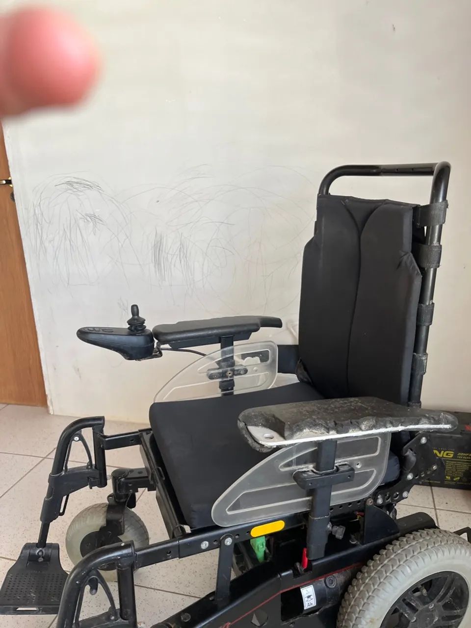 Cadeira de roda motorizada  - Foto 4