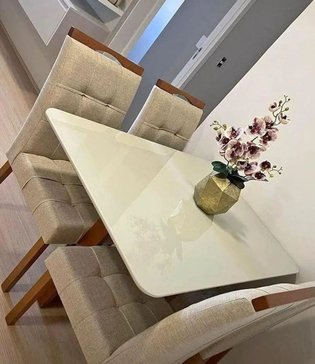 Mesa de jantar com 4 cadeiras MADEIRA ORIGINAL MACIÇA 