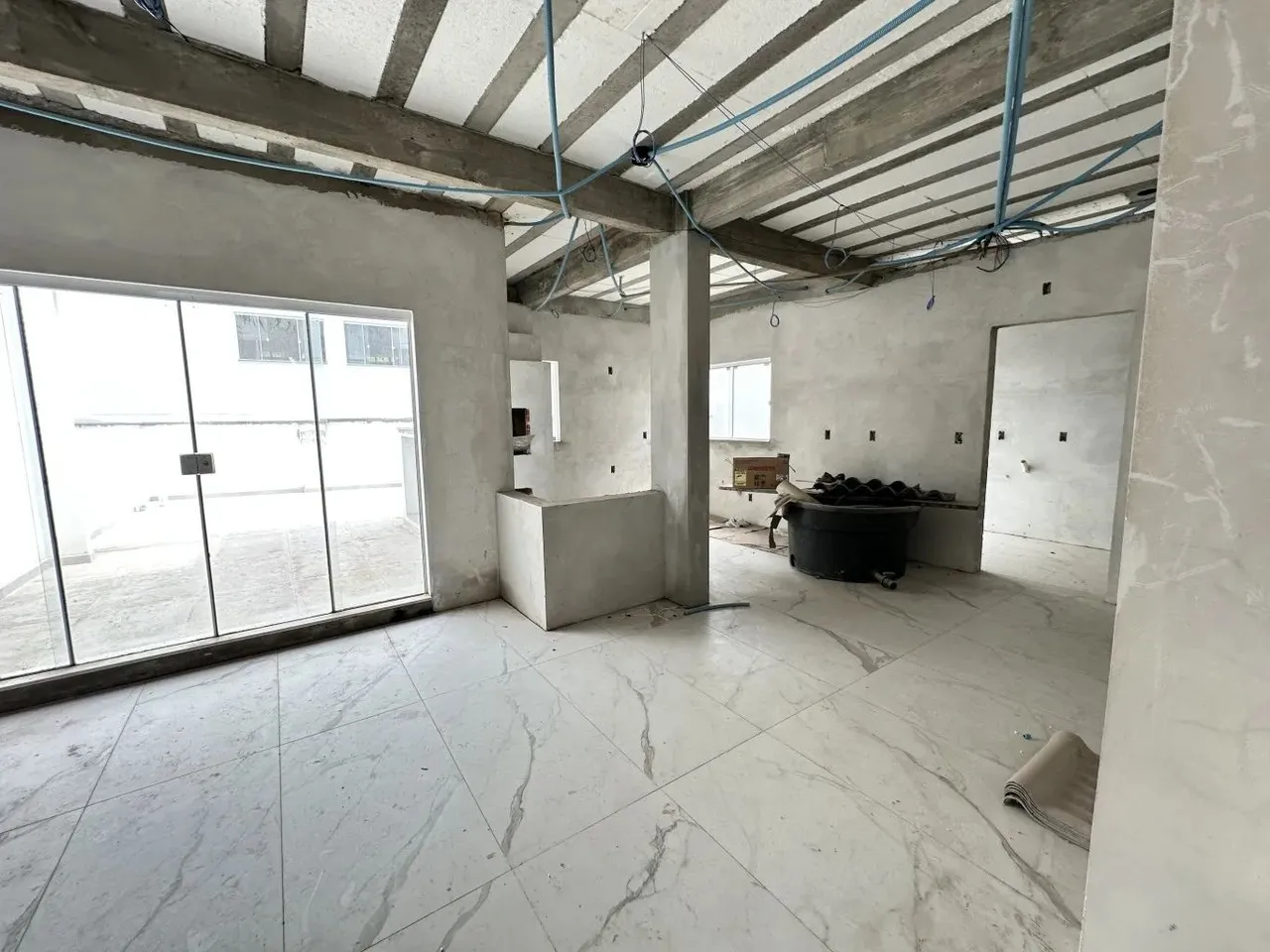 Sala comercial em fase final de acabamento para locação com aproximadamente 210m² no Centr