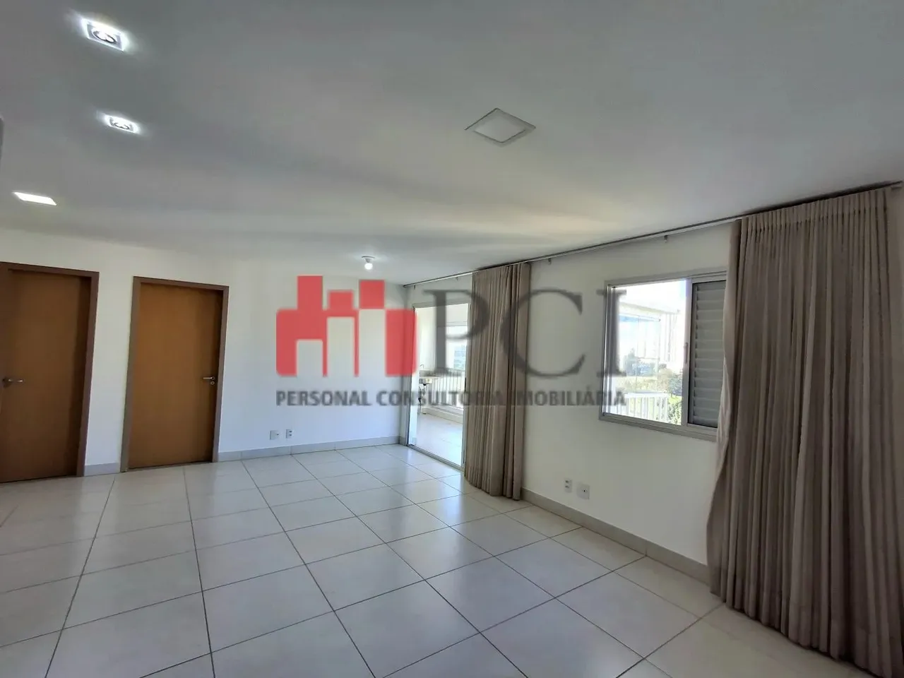 Apartamento para aluguel de 03 quartos no Jardim Goiás, Goiânia - GO