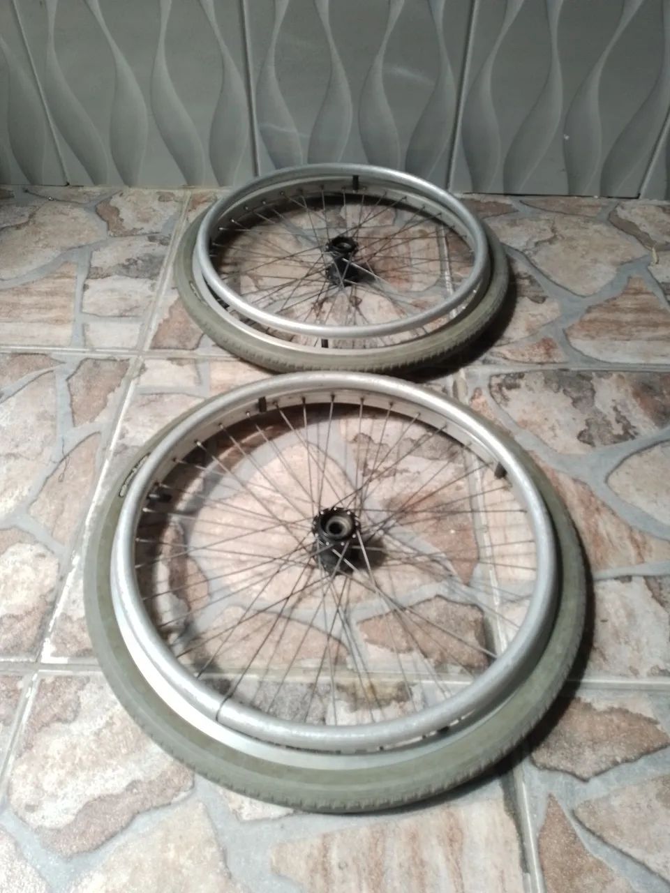Roda de cadeira de rodas 37-451 (20×1 3/8) - Foto 3