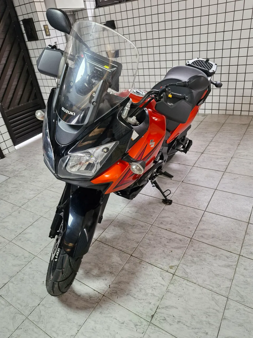 Suzuki V-Strom 650XT - Impecável