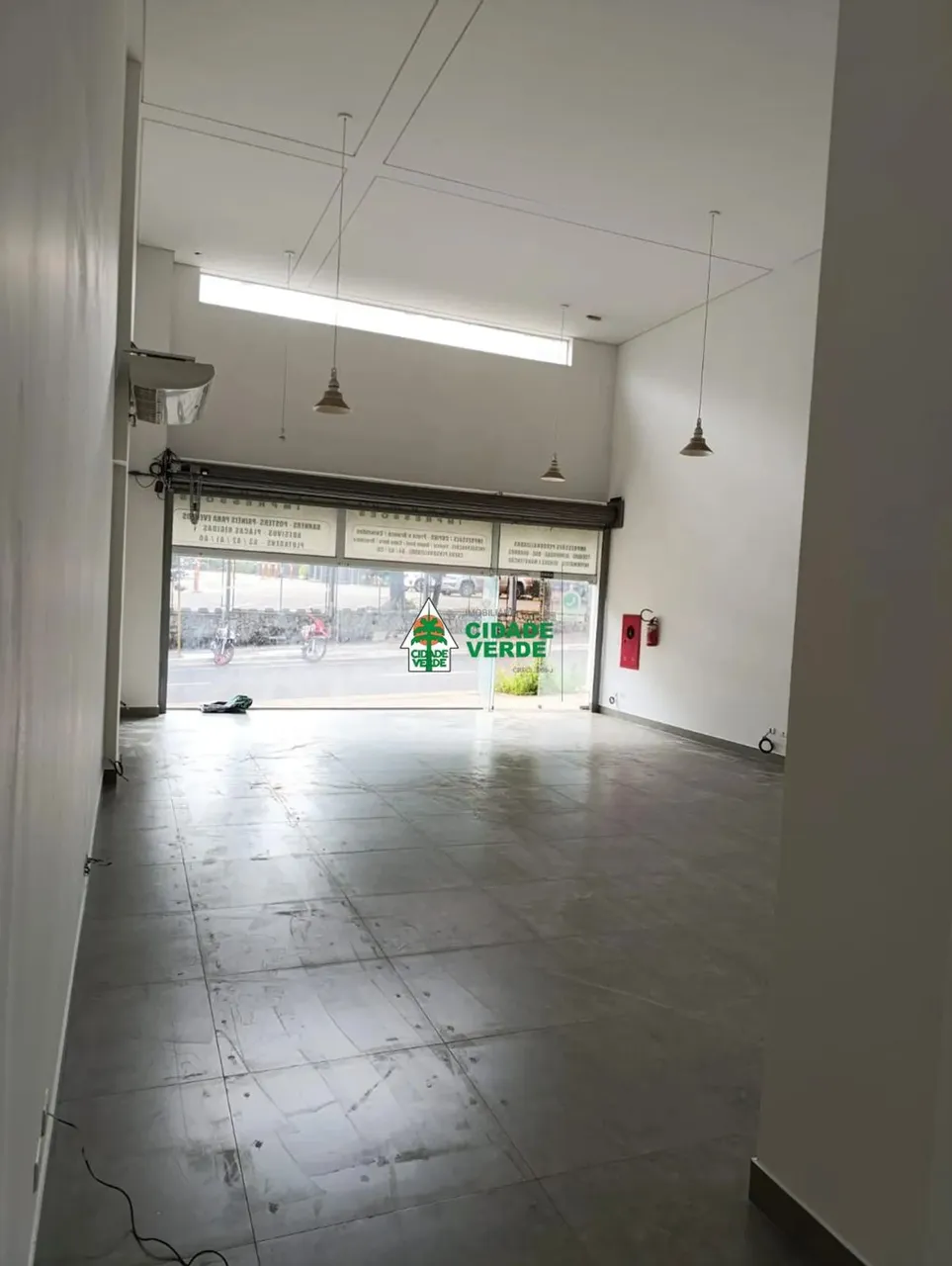 Sala para alugar em Maringá, Jardim Aclimação, com 115.97 m², Ed. Dom Casmurro