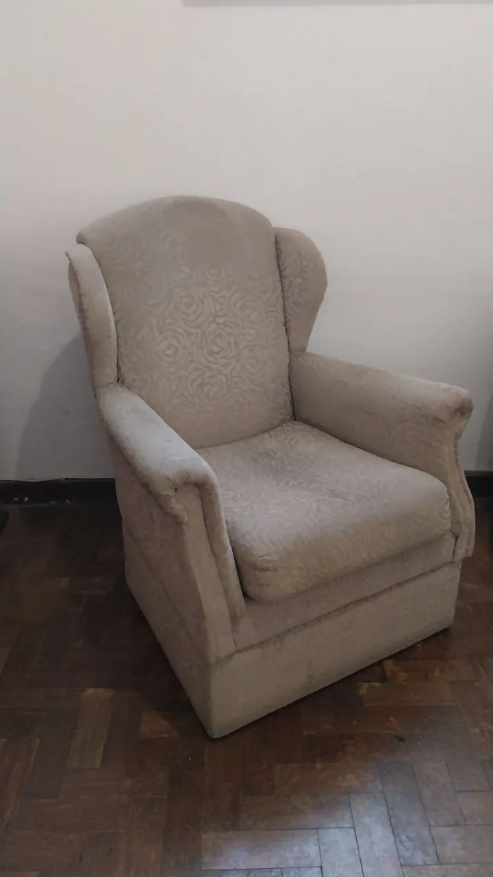 Poltrona Clássica Confortável, em veludo