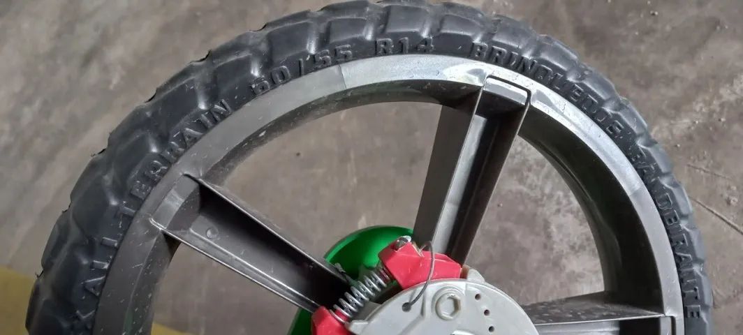 Bicicleta aro 14 - Hulk - Marvel Avengers  - Foto 2