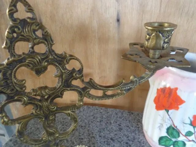  castiçal antigo grande em metal 35 cm altura por 33 cm largura - Foto 3
