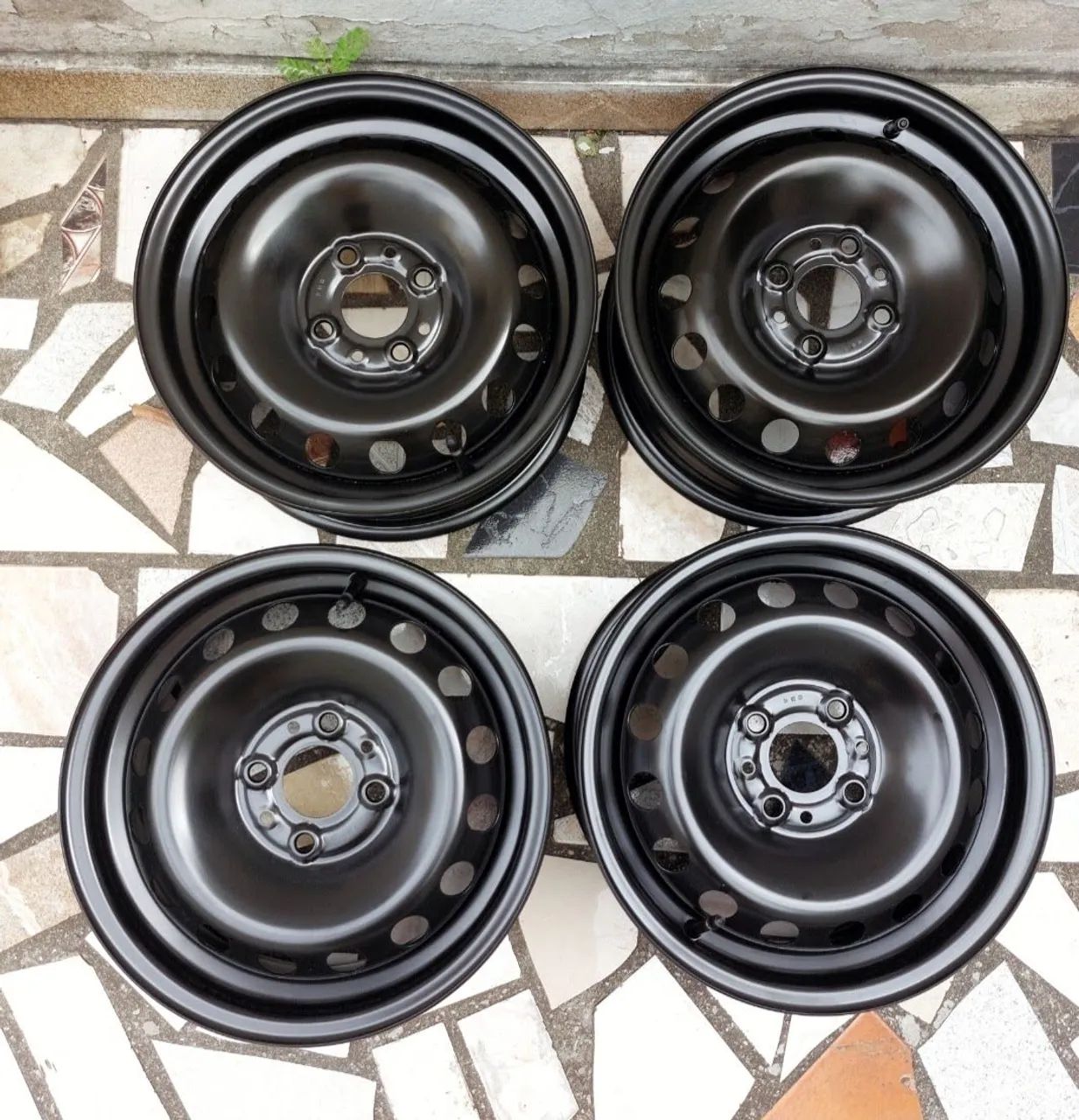 Rodas Fiat Argo aro 14 