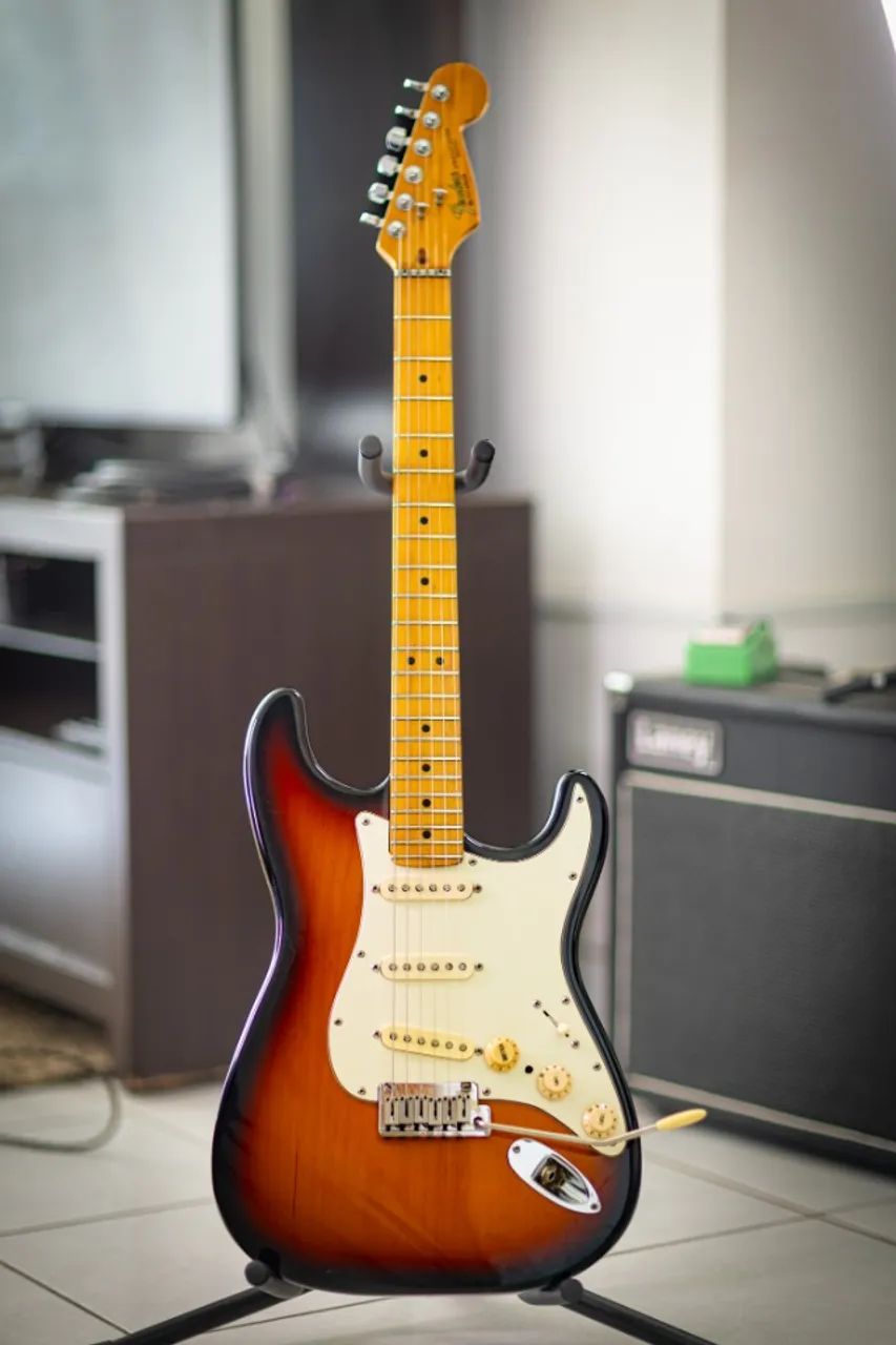 Guitarra Fender Stratocaster American com Case Original e mais Upgrades - Foto 2