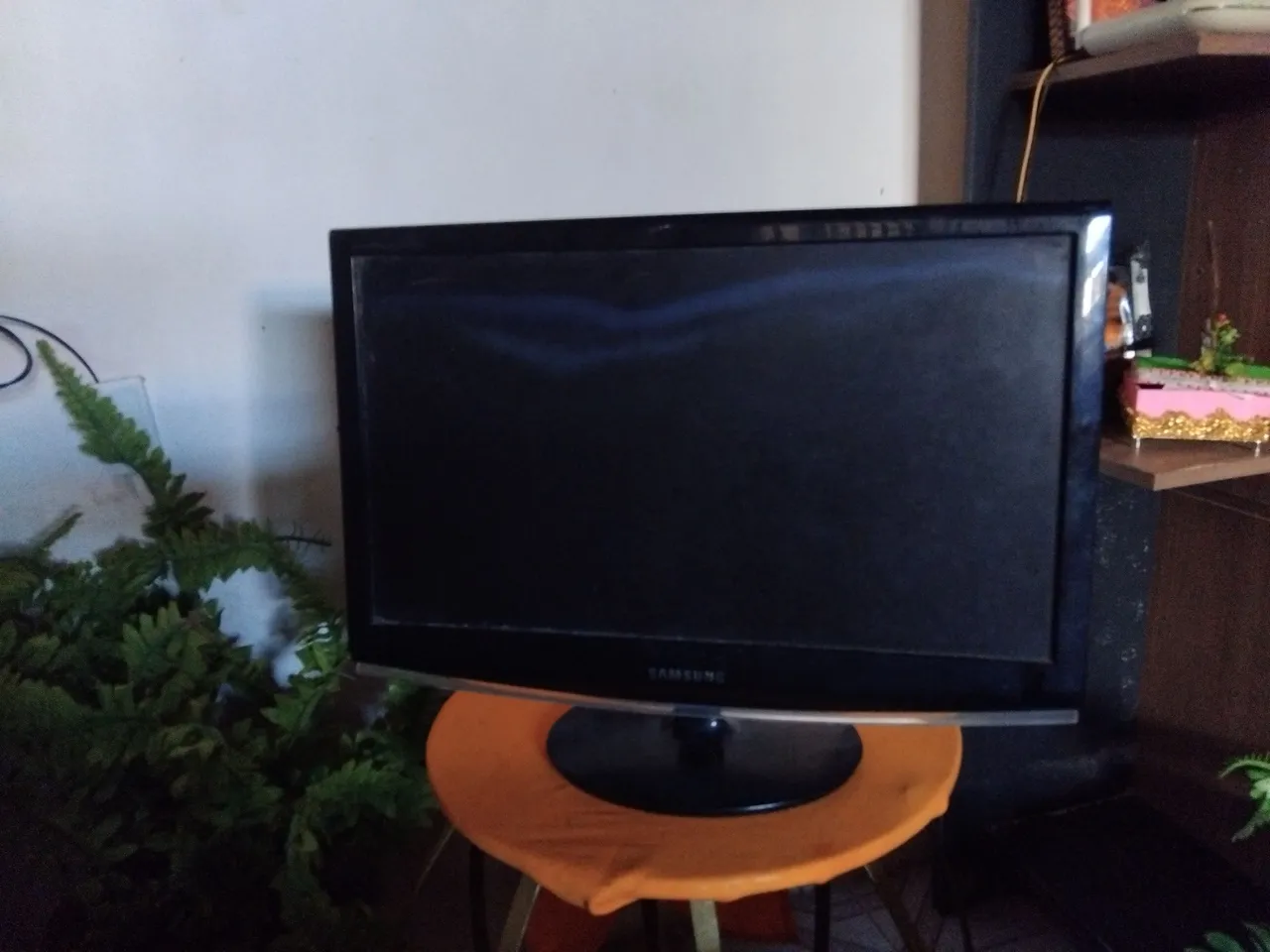 TV Samsung tem hora que dá vídeo e hora que a tela.fica branca