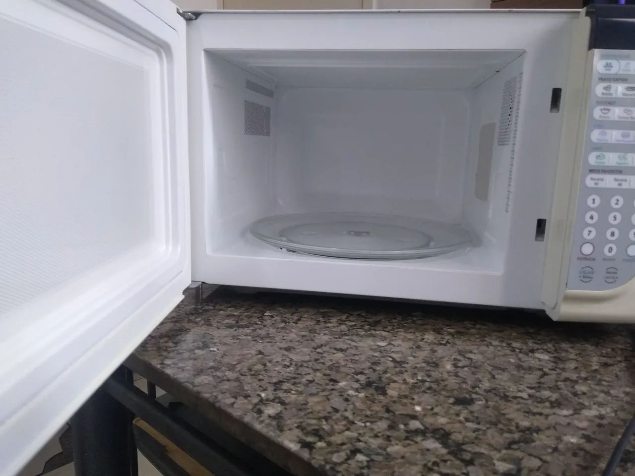 Microondas Eletrolux 31 litros, garantia de 3 meses. - Foto 4