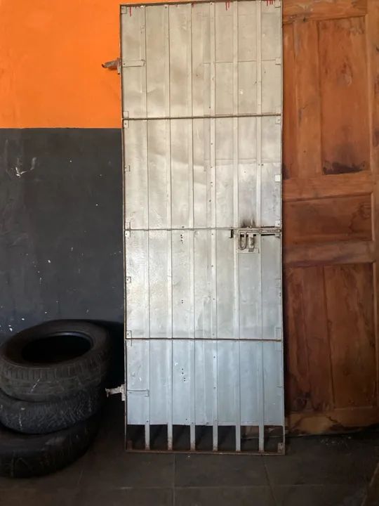 Portão de aço - vedado 