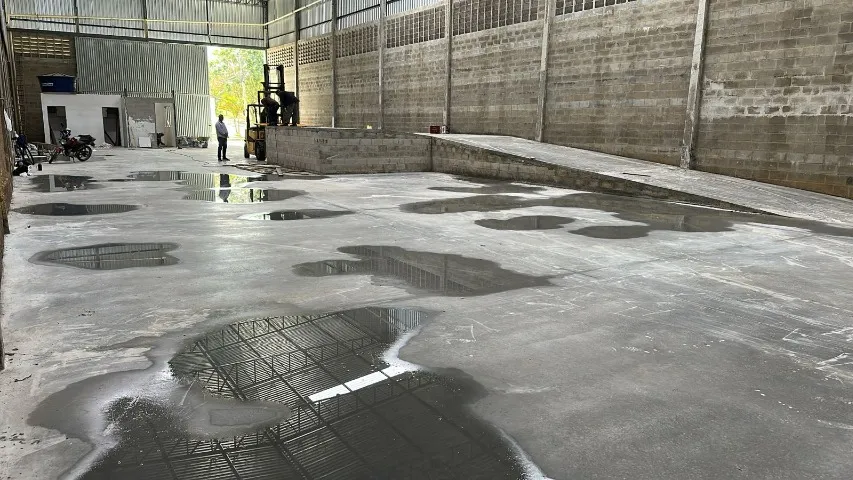 ALUGO GALPÃO 700m2 AV. GILDÁSIO CAIRO, SENHORINHA CAIRO EM VITORIA DA CONQUISTA