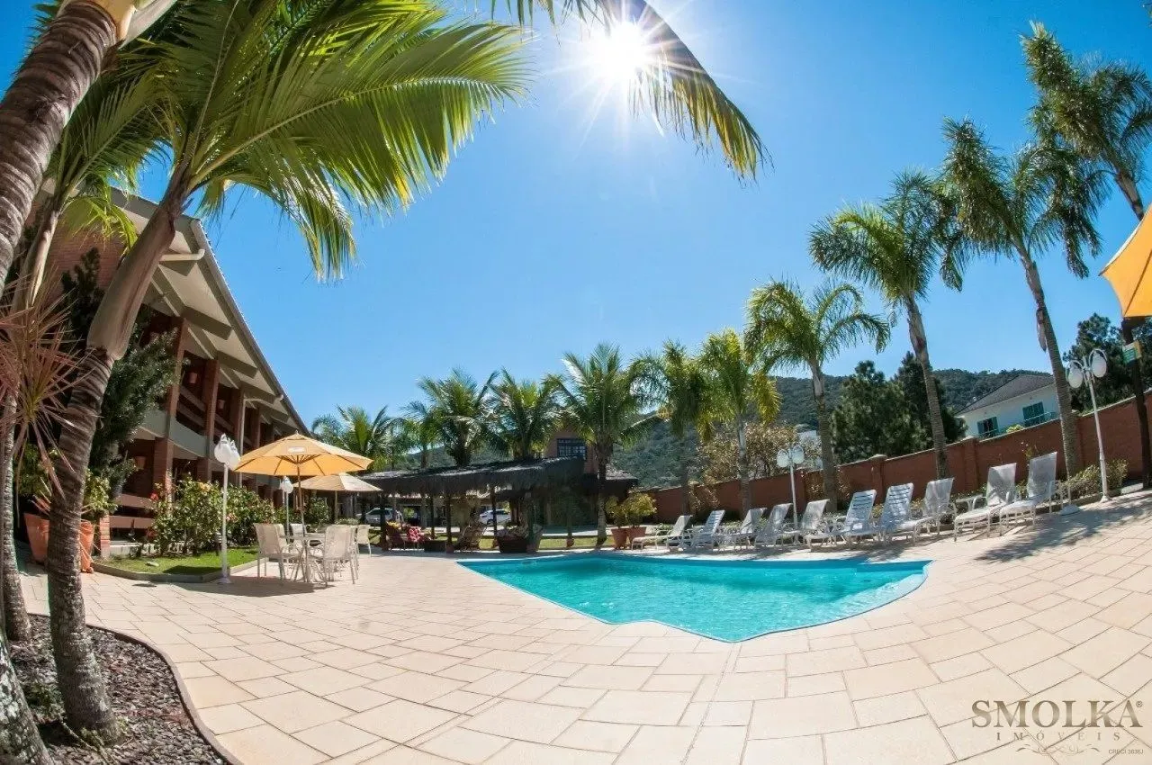 Casa comercial à venda, 50 metros do mar, praia do Estaleirinho, Balneário Camboriú/SC