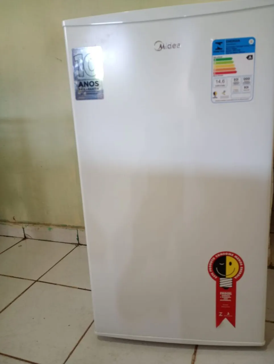 Mini Geladeira Midea Compacta